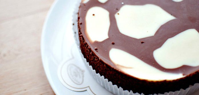 Bolji kolač ne postoji: Brz, bez pečenja i preukusan – Tačkasta čokoladna torta