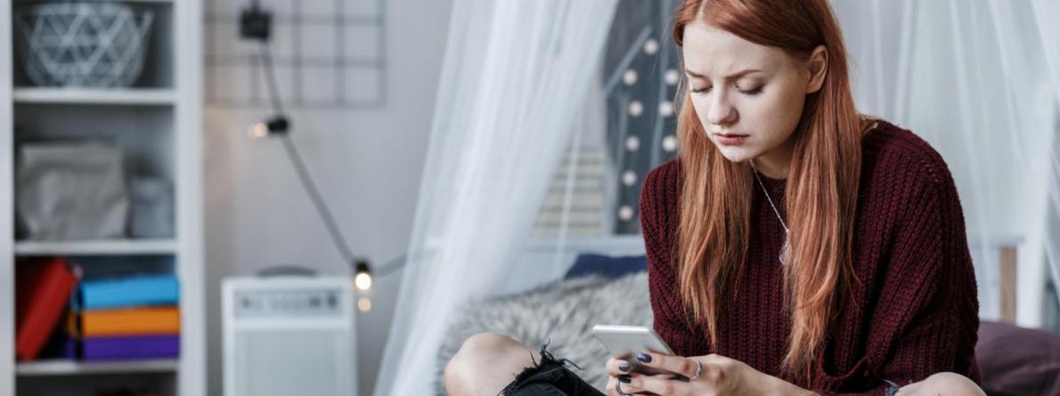 OPREZ! Društvene mreže izazivaju depresiju kod tinejdžerki