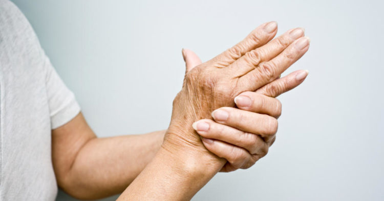 Bijeli luk i mlijeko liječe artritis (RECEPT)