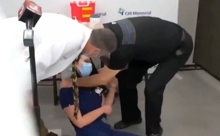 Medicinska sestra se onesvijestila nakon što je primila „Pfizerovu“ vakcinu