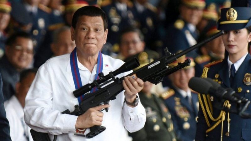 Ludi predsjednik Filipina NAJAVIO ZATVARANJE 100 MILIONA NEVAKCINISANIH FILIPINACA i poručio im da ,,mogu da umru bilo kad”!