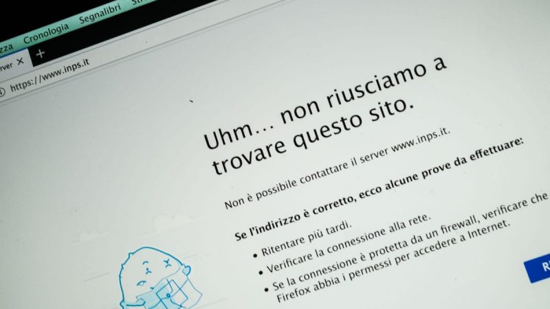 U ITALIJI SU HAKERI SRUŠILI WEB STRANICU ZA ZAKAZIVANJE VAKCINACIJE!