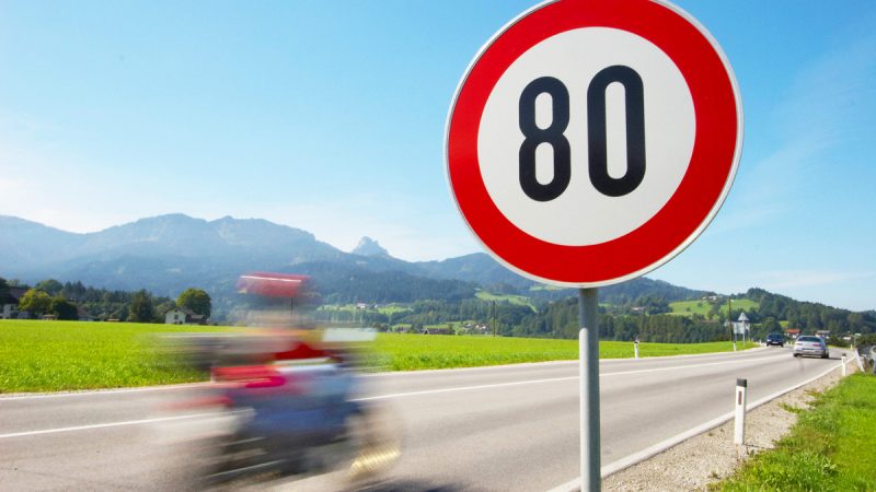 Verbotswahnsinn: Nach Tempo 20 innerorts jetzt Tempo 80 auf Landstraßen