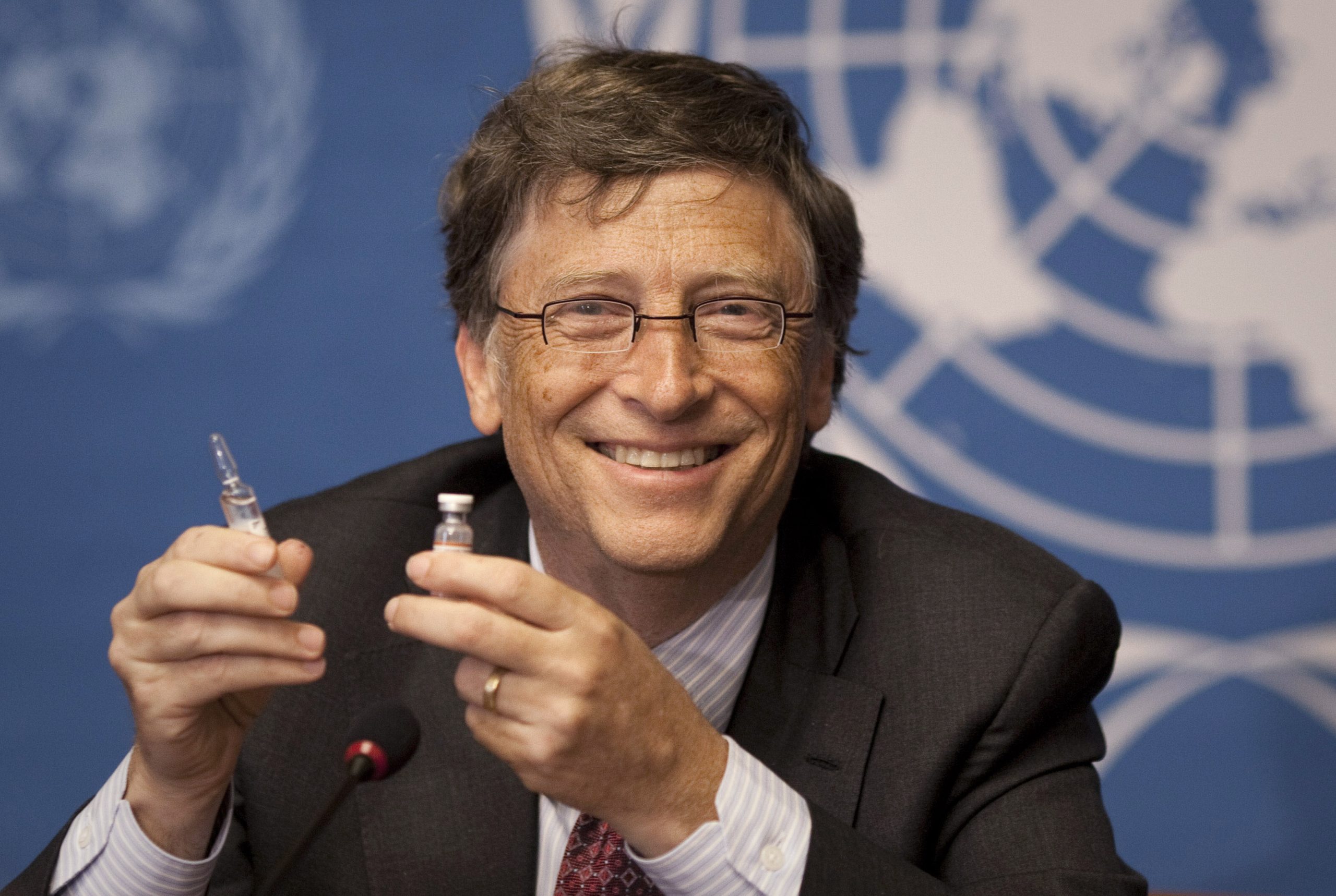 Bill Gates planira “Pandemiju 2”, zajedno s novim vakcinama koje se daju iz “malog flastera”