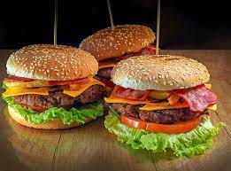 Znate li šta se sve nalazi u jednom prosječnom hamburgeru? Poslije ovoga ih nećete jesti 100 %